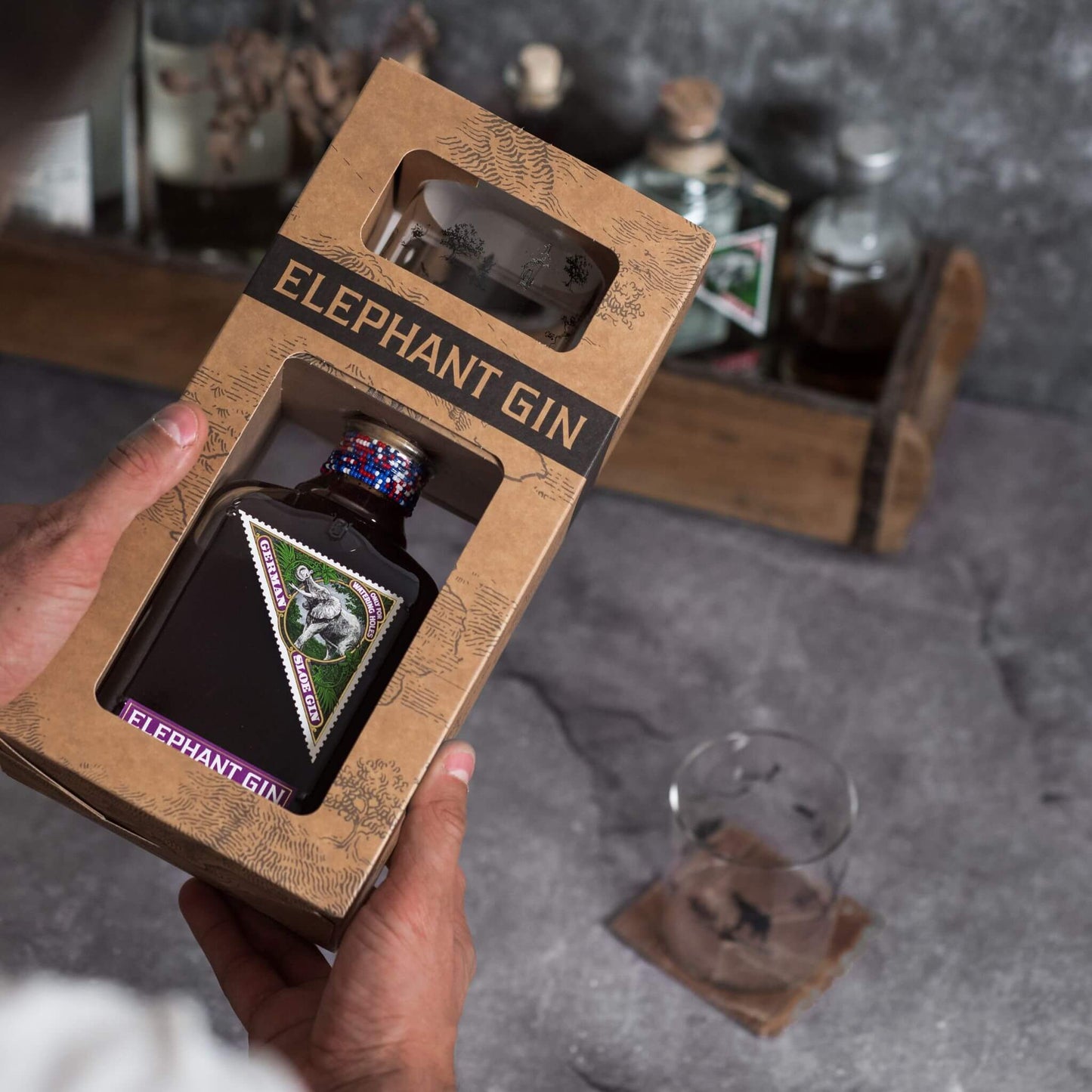 Elephant Sloe Gin in Geschenkbox mit Tumbler Glas