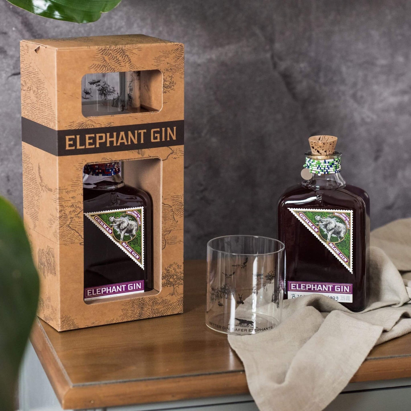 Elephant Sloe Gin in Geschenkbox mit Tumbler Glas